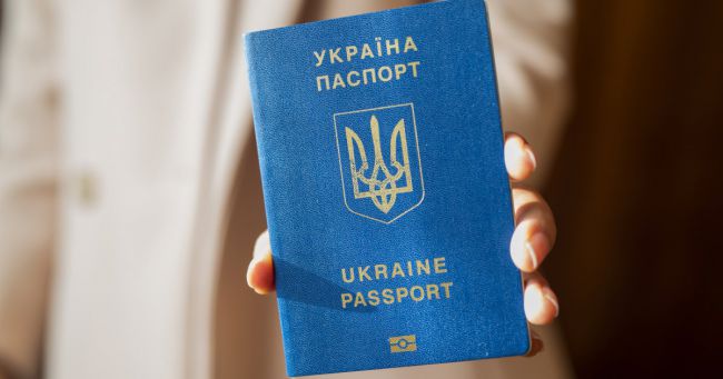 Поновлення закордонного паспорта України в ЄС