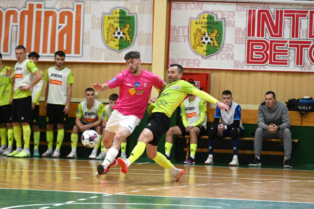 Яскравий футзал від betking Екстра-ліги: центральний матч завершився нічиєю