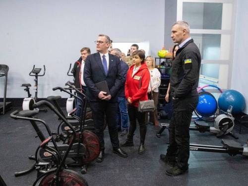 Кличко започаткував роботу центру допомоги ветеранам “Київ Мілітарі Хаб” в Дарницькому районі