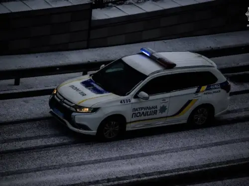 Засніжені та слизькі шляхи. Зранку в Україні сталося більше ніж 4 сотні автоаварій.