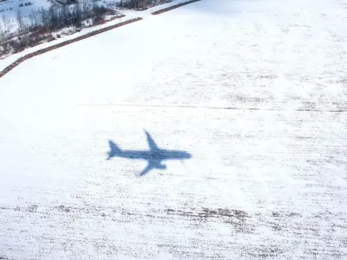 В Америці авіакатастрофа: злива спричинила падіння приватного літака з людьми.