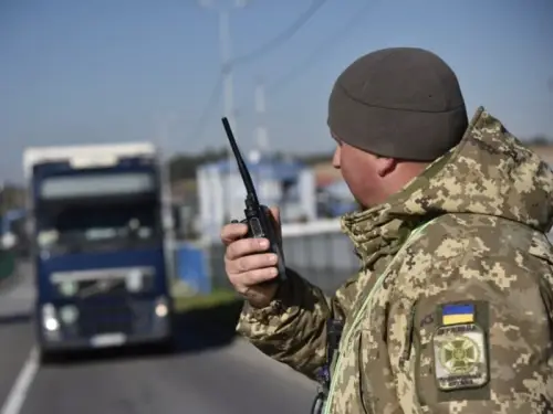 Технічний збій у базі даних на польському кордоні. Чи значні затори?