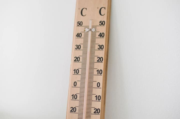 Які показники температури та вологості оптимальні для дому: думка лікаря