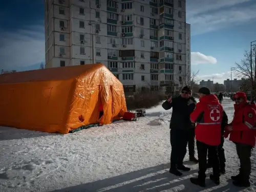 Більше 48 годин функціонування та місця для сну. Кабмін розширює мережу “пунктів&hellip;