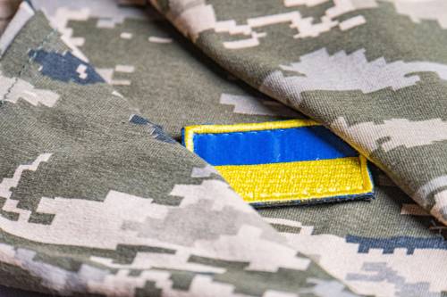 Після нищівних ударів РФ різко зросла підтримка армії: соцпроєкт “Підпишись на військо”.