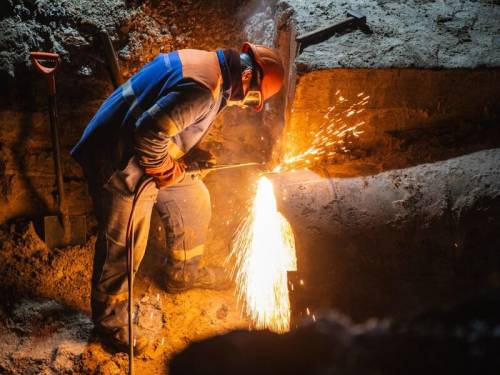 Мер Києва розпорядився про додаткові виплати спеціалістам, які лагодять місто після атак&hellip;