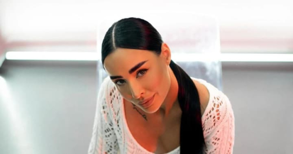 Випускниця “Голосу країни” розкрила ім’я доньки, вперше представивши малечу