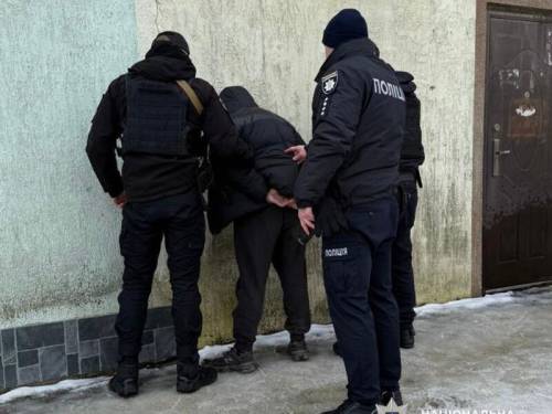 Львів: Поліція показала запис встановлення вибухового пристрою