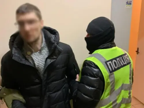 Київ: Затримано автовласника за напад на евакуаторника. Відеокадри.