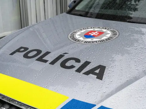 В Словаччині спіймали українця на викраденні рогаликів; він перебуває в розшуку за організацію нелегального перетину кордону.