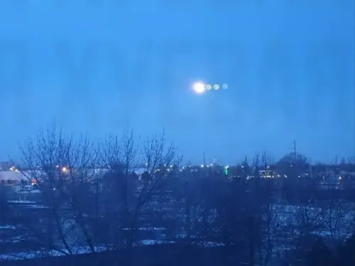 Чотири сяйва Місяця одночасно помітили над Одесою.