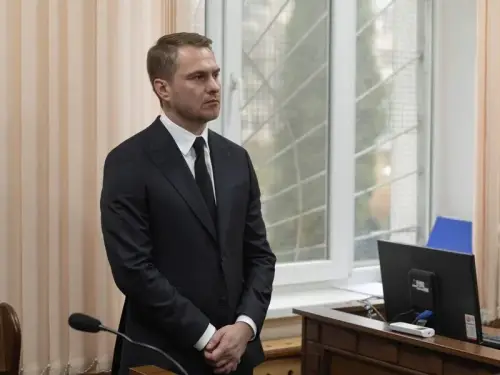 Кравченко розповів про підданство близьких та співробітників.