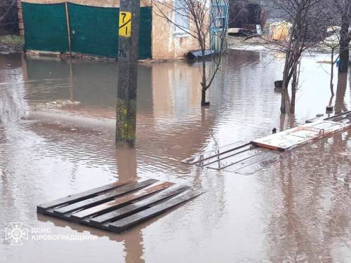 Повені в Україні, річка вийшла з-під контролю на Кіровоградщині, багато тварин в&hellip;