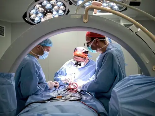 Переохолодження призвело до коми. У Львові юнака з абсцесом мозку повернули до життя.