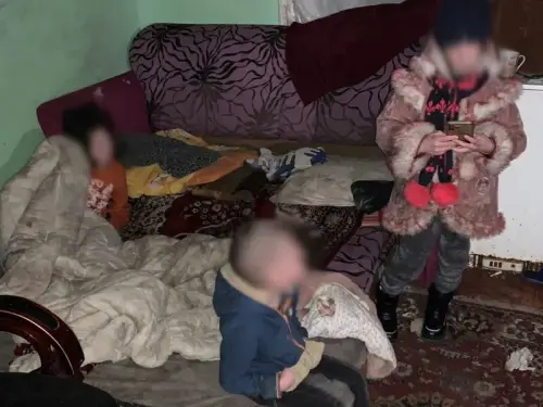 На Львівщині дворічна дитина загинула від холоду, батьки та соціальні служби під наглядом слідчих. Світлина