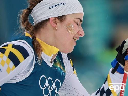 Лижниця зі Швеції двічі звалилася і фінішувала на одній лижі в естафеті на Олімпіаді 2026. Через це команда втратила шанс на перемогу. Відеоматеріал