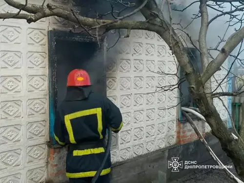 На Дніпропетровщині в вогні загинули троє малюків. Які дії їхньої 20-річної матері?