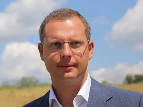 Законники шукають колишнього зама голови ОП Шурму та його родича