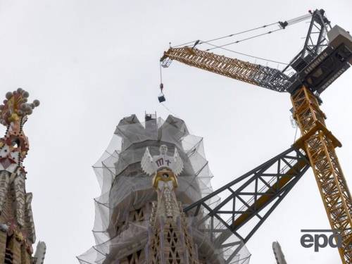 Хрест Sagrada Familia зведено на вершині: досягнуто піку висоти.