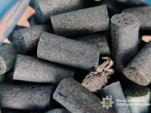 На Тернопільщині літній чоловік намагався запалити піч гарматним порохом – повідомляє поліція