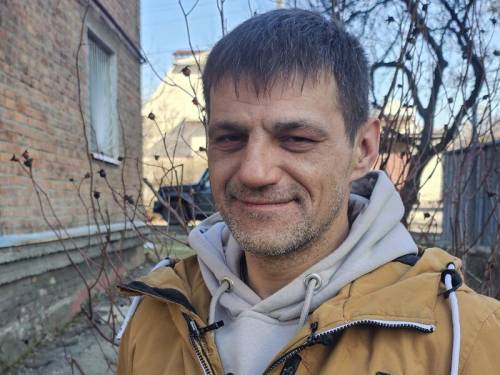 Крига тріснула, помітив дитину, скомандував: тримайся! Дівчинку витяг з крижаної води вимушений переселенець, який пережив тортури від росіян.