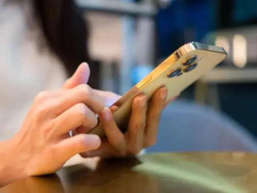 Дослідження: штучний інтелект підтакує помилковим уявленням для підняття самооцінки.