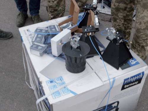 “Українська збірна” надала воїнам 413-го полку “Рейд” ССО електрогенератори та обладнання для…