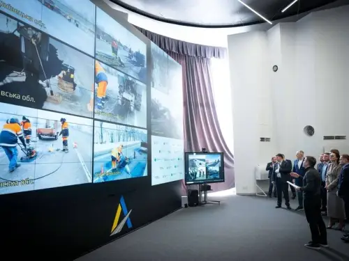 Уряд спрямовує 3 мільярди гривень на термінове відновлення ключових автошляхів держави.