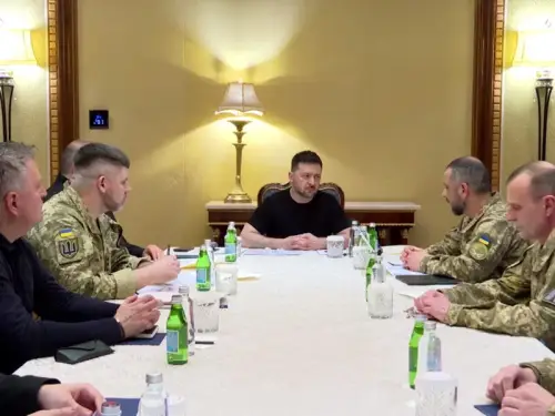 Зеленський провів зустріч з українськими фахівцями-військовими у Саудівській Аравії