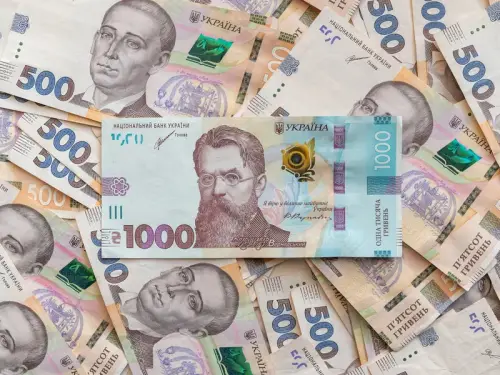 Україна має фінанси лише до червня, – Bloomberg