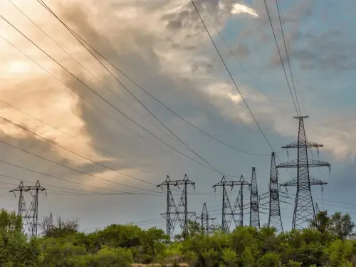 Фіналізують другу лінію оборони на понад 210 енергооб’єктах України, – Шмигаль