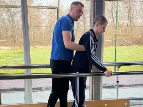 Рінат Ахметов сприяє поверненню до нормального життя оборонцю Денису Гончаренку.