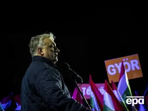 Орбана засвистали на зборах. Він дорікнув мітингувальникам, що вони працюють на Україну.