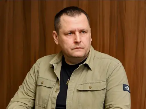 Лачен обізвав Філатова “нікчемним грабіжником”, а той у відповідь “пузатим прусаком”. Що трапилось?