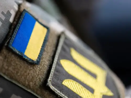 Десь сім авто заблокували мікроавтобус військкомату з мобілізованим на Волинщині. Під час…