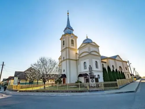 “Нічим хорошим для нас це не скінчиться”. Життя угорців в Україні під “опікою” Орбана.