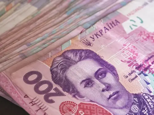 У Сумах росіяни скидають із дронів підроблені гроші. Яка мета?