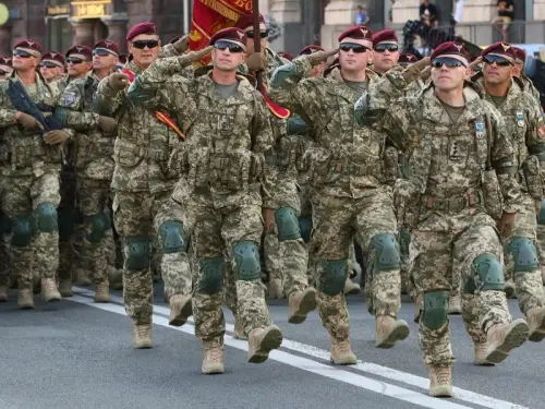 Українці за армію з централізованим керівництвом і без політичного впливу – опитування