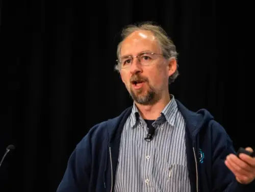 “Нью-Йорк Таймс” розкрила можливого творця біткоїна. Його реакція.