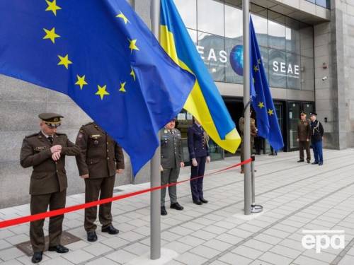 Найпотужнішу заборону відтермінували. Преса пише, що її не включили до ювілейного санкційного списку ЄС проти Росії.