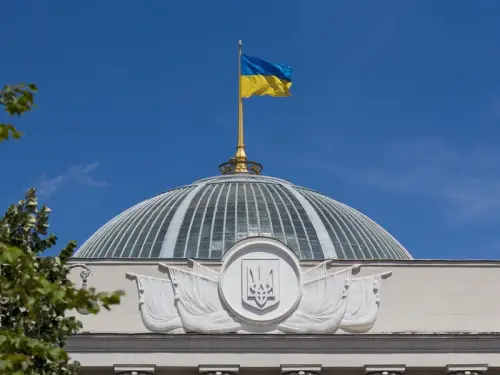 Парламент ухвалив продовження військового збору на три роки після воєнного стану.