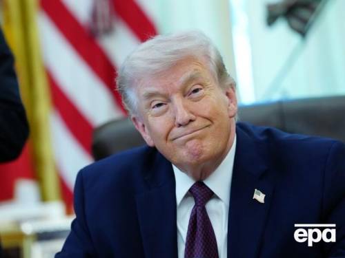 “Сі міцно обійме мене”. Трамп каже, Ормузька протока відкрита.