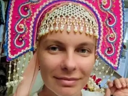 Через кокошниковий скандал і провокативні знімки МЗС відкликає шанованого консула України в Домініканській Республіці.