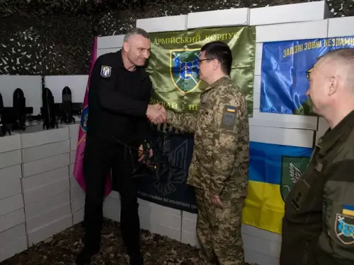 Кличко надіслав 12-му армійському корпусу FPV-дрони, глушники та коптери з оптоволоконним зв’язком від містян