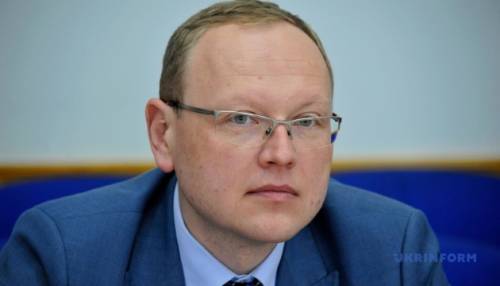 «Більшовизм епохи постмодерну»: аналітик переконаний, що мітинги не повинні диктувати кадрове призначення в армії