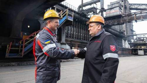 “Метінвест” з 1 липня збільшить оплату праці співробітникам на 10%, окрім менеджерського складу, незважаючи на бойові дії та нові труднощі.
