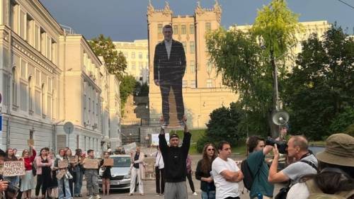 Акція на підтримку повернення Федорова до Міністерства оборони триває у столиці, проте кількість учасників зменшилася порівняно з попереднім тижнем.