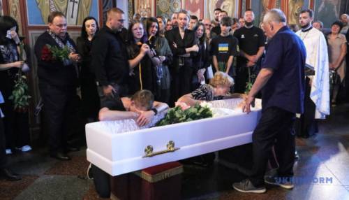 На згадку про Валентину Савіцьку. «Бажаю, аби всі пам’ятали, якою була моя Валя»