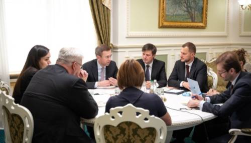 Корецький та Туск обговорили зміцнення економічного партнерства