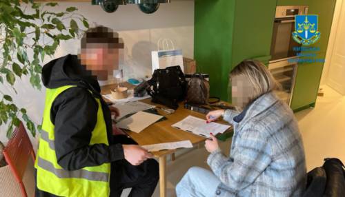 Під виглядом захисників дітей викрали майже 5 мільйонів гривень: київські правоохоронці викрили аферистів